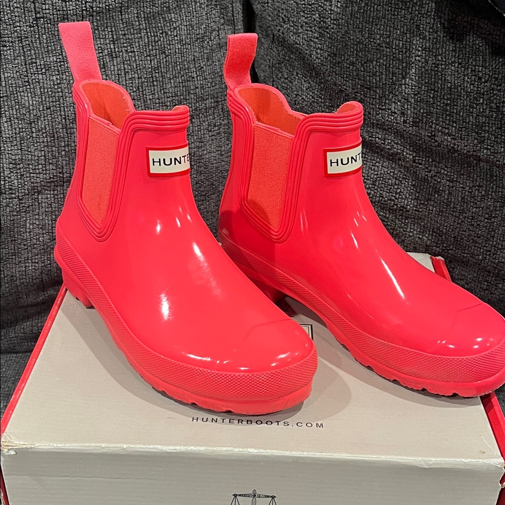 Hunter Vibrant Pink Chelsea Boots